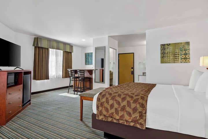 Room 5 of 34