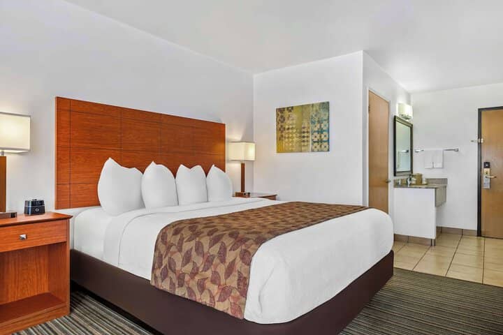 Room 18 of 34