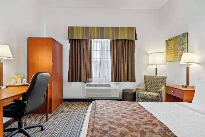Room 14 of 34