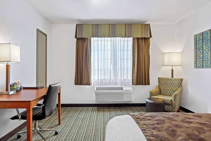 Room 12 of 34