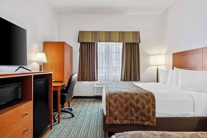 Room 7 of 34