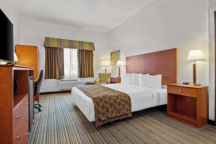 Room 4 of 34