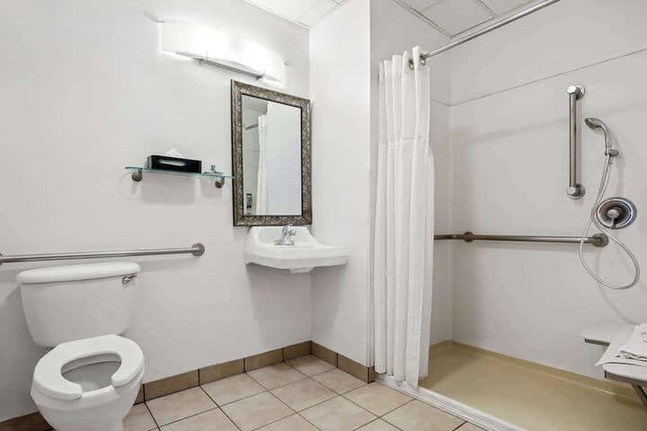 Room 29 of 34